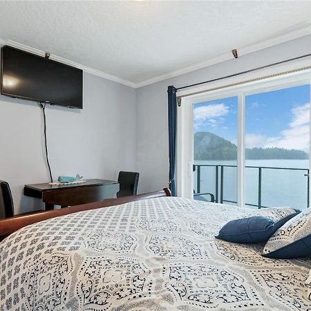 The Oceanfront Inn On Stephens Bay Coal Harbour Экстерьер фото