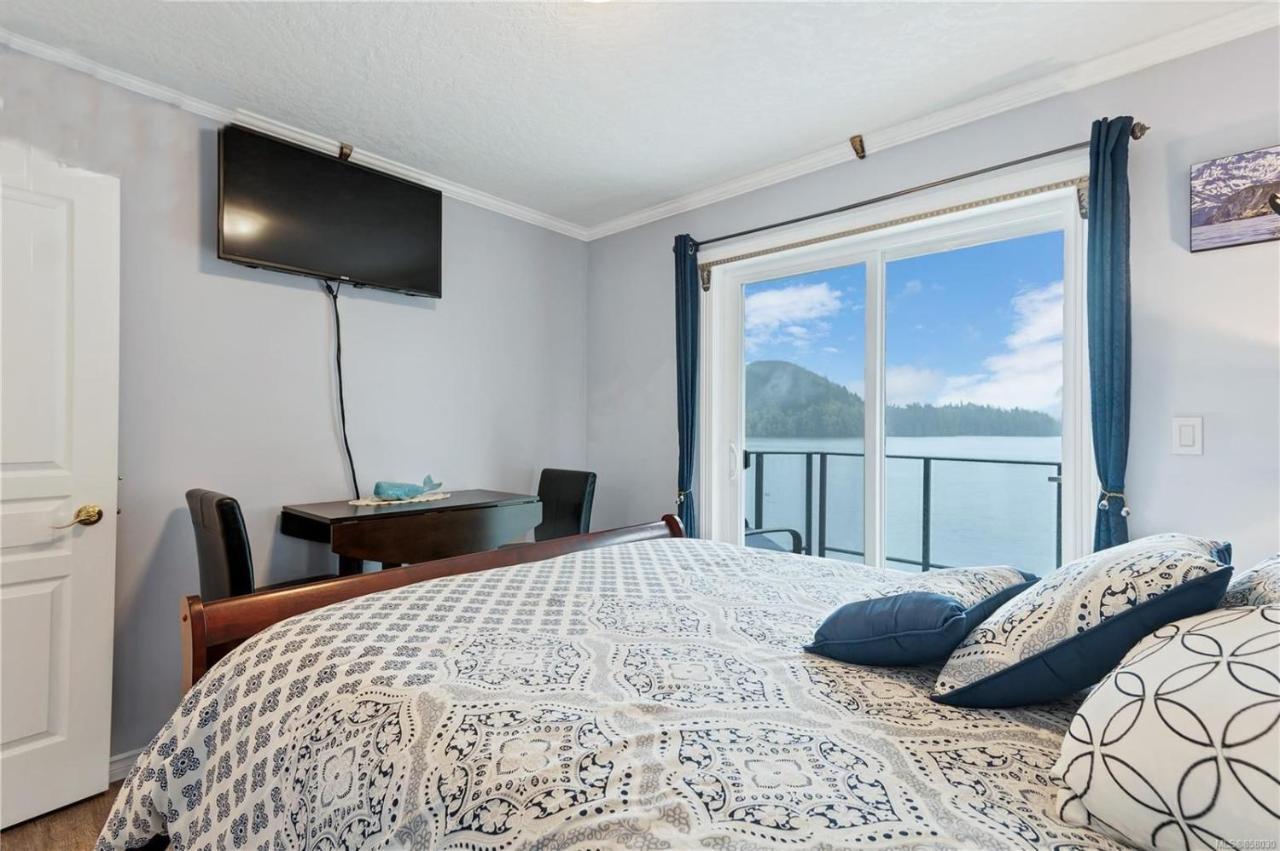 The Oceanfront Inn On Stephens Bay Coal Harbour Экстерьер фото